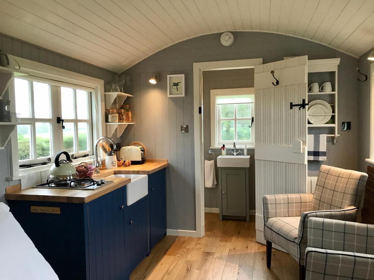 Willa Sheelin Huts Blue, Hot-Tub Available From 1St April Until 1St November Cavan Zewnętrze zdjęcie